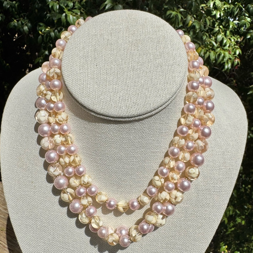 🌸 Vintage Japan Pink & Cream 3-Strand Beaded Necklace – Mid-Century Pearlescent